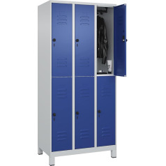 C+P | Doppelstock-Spind Classic Plus | 3 Abteile | lichtgrau/enzianblau | HxB 1950 x 900 mm | mit Füßen | Drehriegel